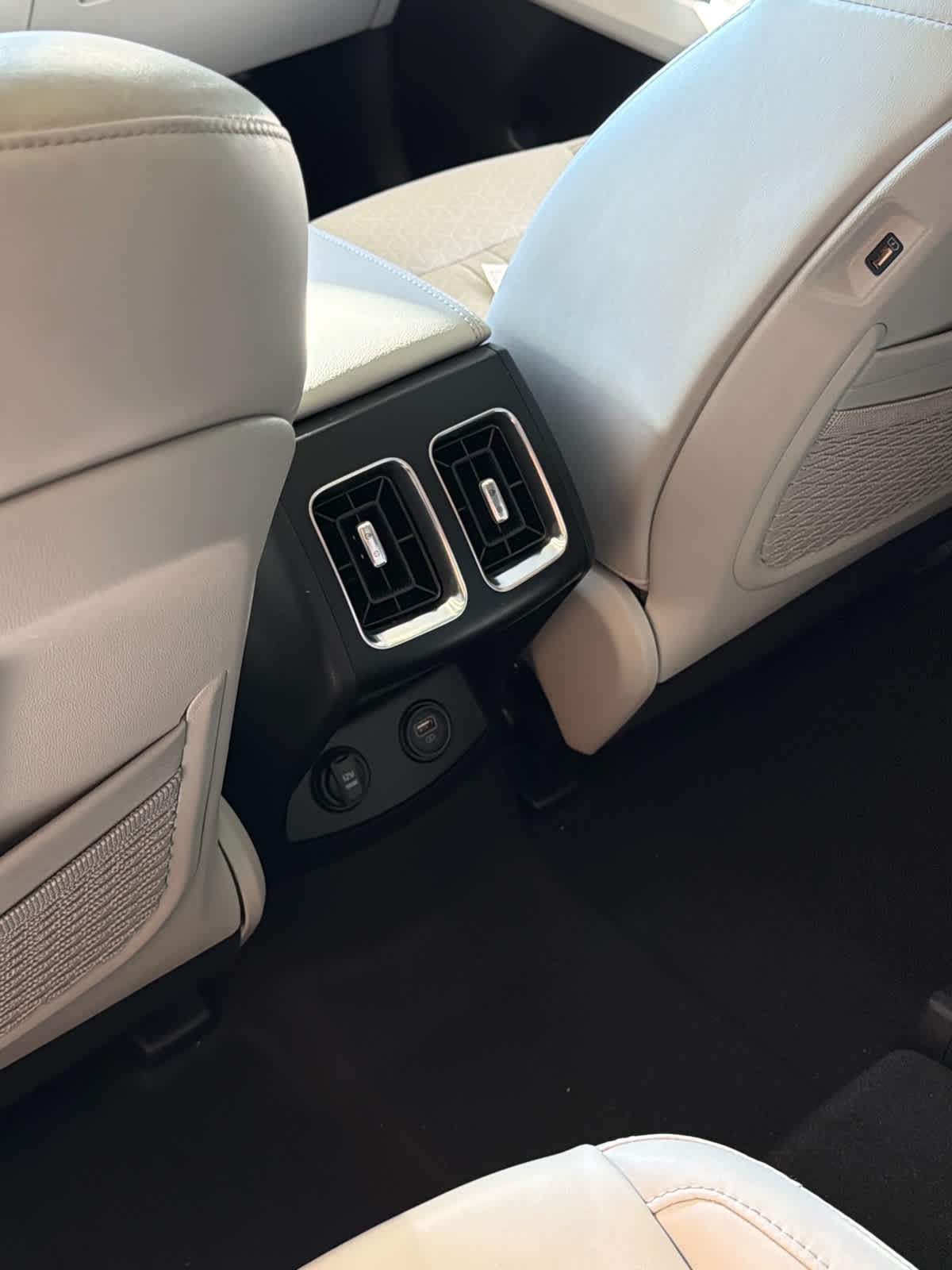 2023 Kia Sorento Hybrid EX FWD