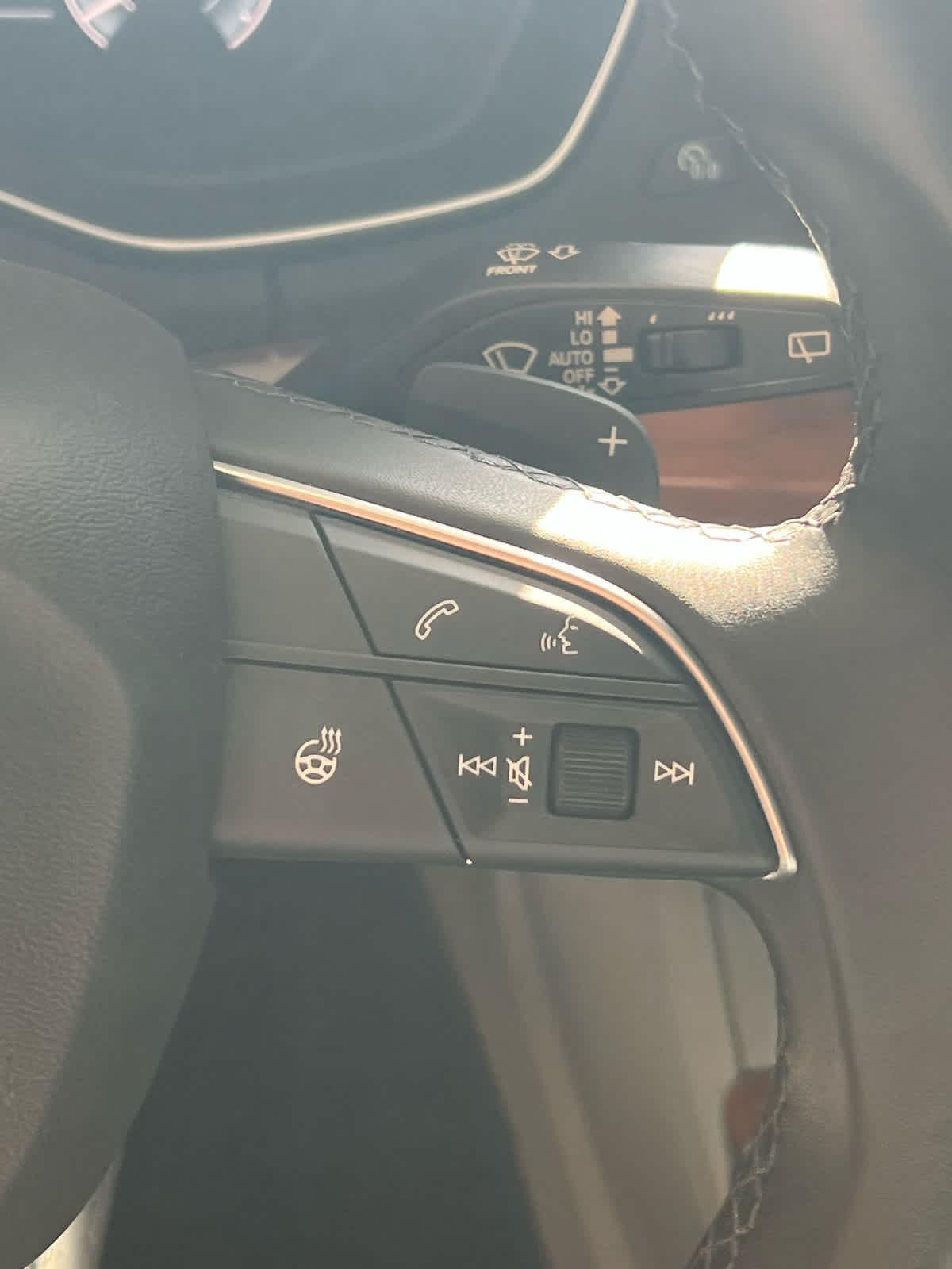 2022 Audi Q5 S line Premium Plus 55 TFSI e quattro