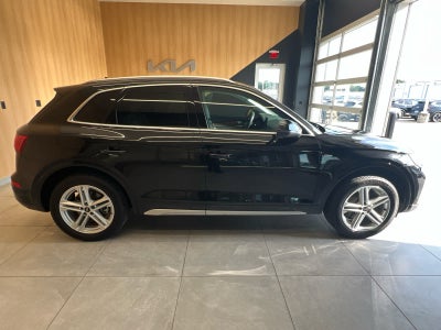 2022 Audi Q5 S line Premium Plus 55 TFSI e quattro