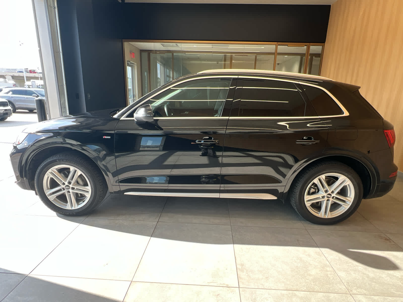 2022 Audi Q5 S line Premium Plus 55 TFSI e quattro