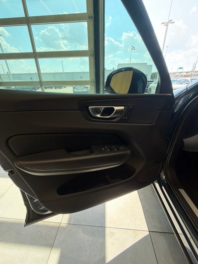 2023 Volvo XC60 B5 FWD Core