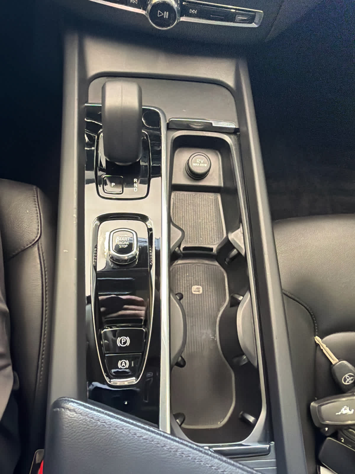 2023 Volvo XC60 B5 FWD Core