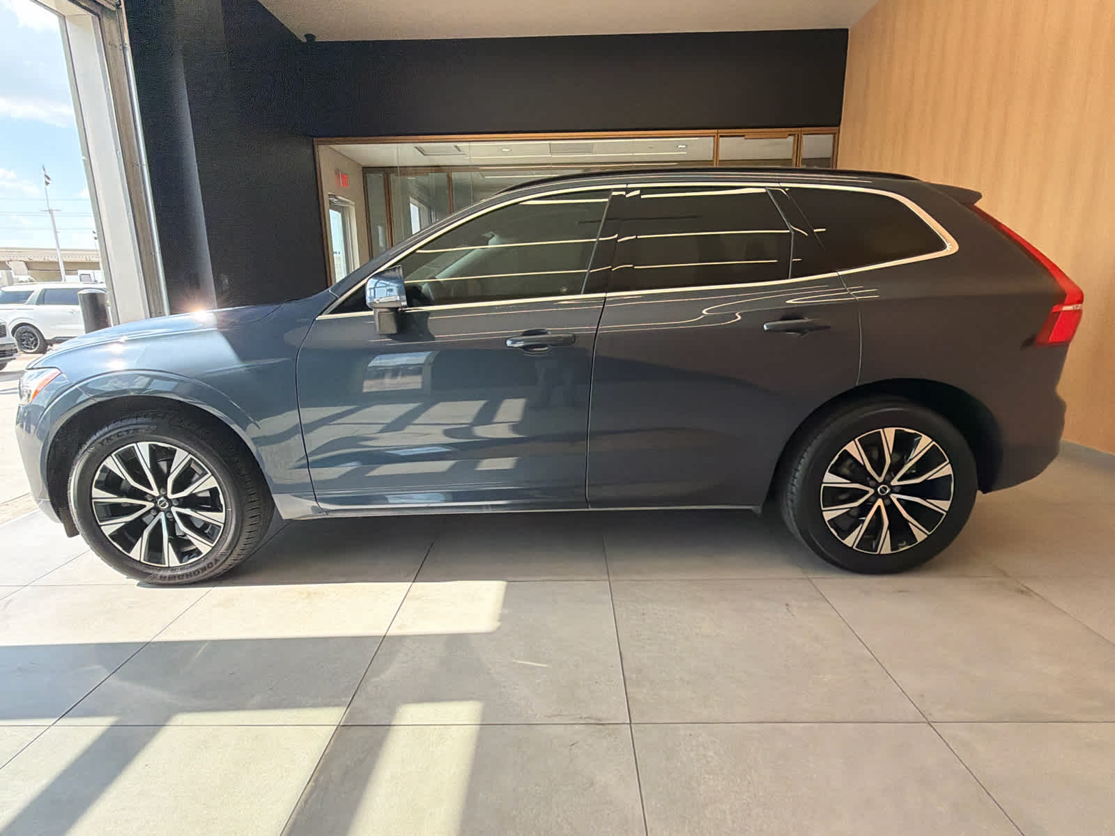 2023 Volvo XC60 B5 FWD Core